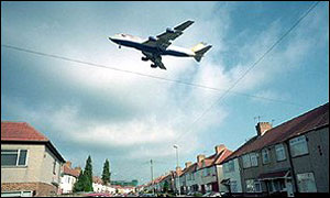 Low-flying plane