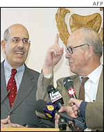 Hans Blix (right)