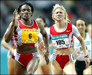 Maria Mutola races ahead of Jolanda Ceplak