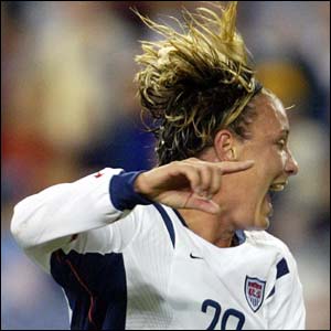 America's Amy Wambach scores the only goal in a victory over Norway