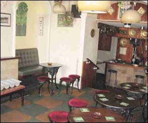 Browns lounge