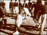 لاٹھی چارج