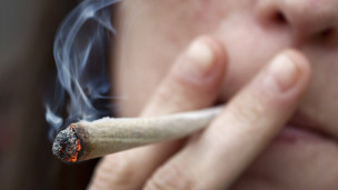 吸大麻
