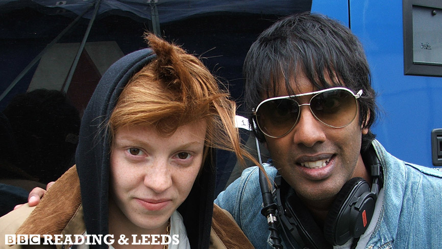 La Roux shows Nihal around her tour bus.