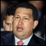 O presidente da Venezuela, Hugo Chávez, ao desembarcar no aeroporto de Moscou