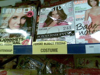 Cosmo to the right
