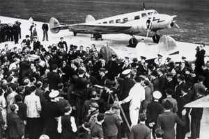 chamberlain_plane_300.jpg