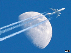 jumbomoon_afp226.jpg
