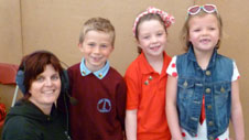 Nia efo Tomi, Glain a Gwenan