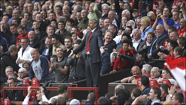 wenger_standsAP595335.jpg