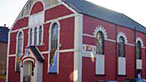 Capel wedi troi'n siop