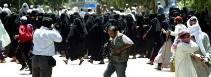 blo_mirza_lalmasjid416.jpg