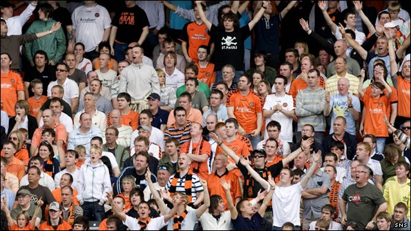 fans_singing_blog.jpg