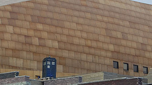 Tardis ar y to