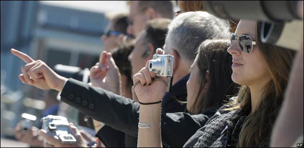 reporters_ap595.jpg