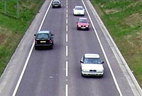 Traffic ar ffordd