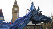Dai y Ddraig Las yn Llundain