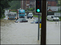 rua inundada