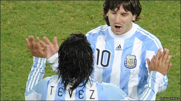 tevezmessi595.jpg