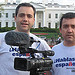 José Baig y Carlos Ceresole en la Casa Blanca (Flickr)