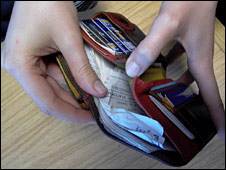purse_hands226.jpg