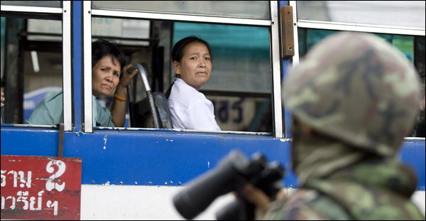 redshirts_bus_600.jpg