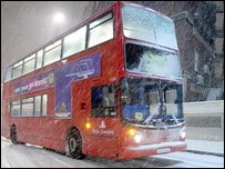 大雪巴士