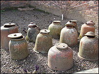 10pots_203jpg.jpg