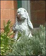 Novelty garden dog 