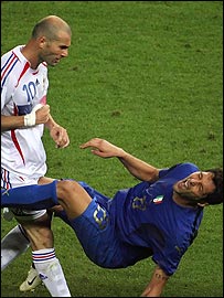 Zidane'ın kafa hareketi sonrası