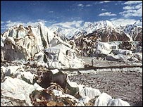 سیاچین کے مسئلے پر 2004 میں بھی مذاکرات ہوئے (فائل فوٹو)