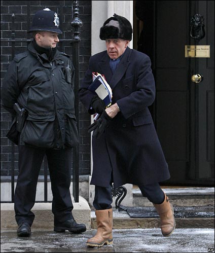 straw_in_russianhat424ap.jpg