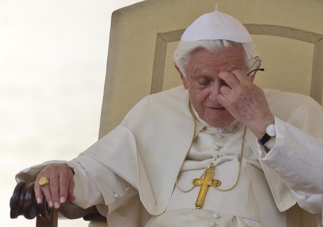 AVN_POPE_109815f.jpg