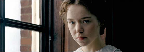 Anna Maxwell Martin