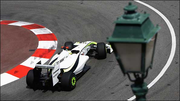 brawn_lampost595.jpg