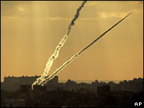 Gazze'den fırlatılan çifte Kassam roketleri (Mayıs 2007)