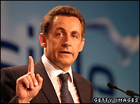 Cựu bộ trưởng nội vụ Sarkozy đang dẫn đầu cuộc đua vòng loại