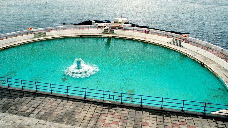 An outdoor swimming pool