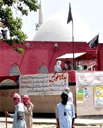 blo_wusat_lalmosque203.jpg