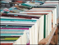 Estante com livros