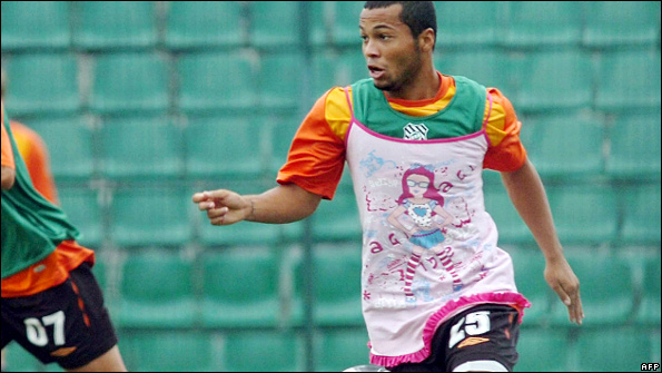Jairo in a dress 
