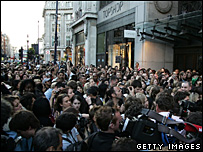topshopcrowd203_getty.jpg