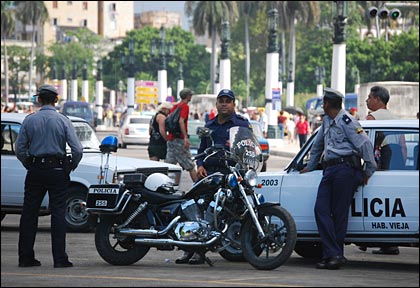 Operativo policial en La Habana Vieja (Foto: Raquel Pérez)