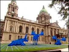_44526439_giantdeer.jpg