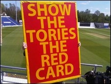 toryredcard_226x170.JPG