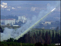 Đạn pháo của phe Hezbollah bắn đi từ Tyre