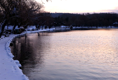 Snow on the bank