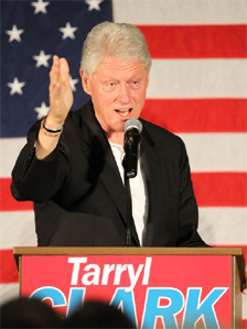 clinton_campaigning.jpg