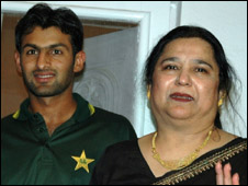 shoaib_mrs_siddique.jpg