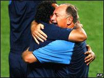 Luiz Felipe Scolari comemora a vitória